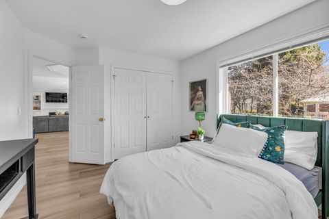 Tiny photo for 882 E WINDSOR LN N, Kaysville, UT 84037 (MLS # 2142833)