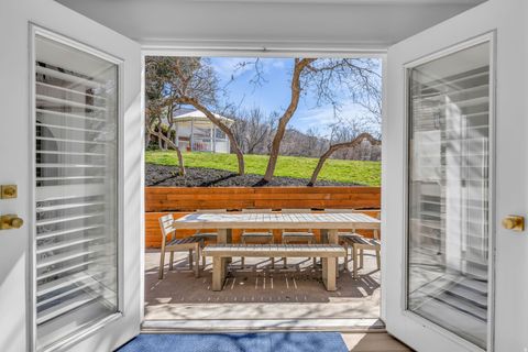 Tiny photo for 882 E WINDSOR LN N, Kaysville, UT 84037 (MLS # 2142833)