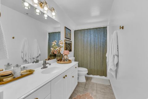 Tiny photo for 882 E WINDSOR LN N, Kaysville, UT 84037 (MLS # 2142833)