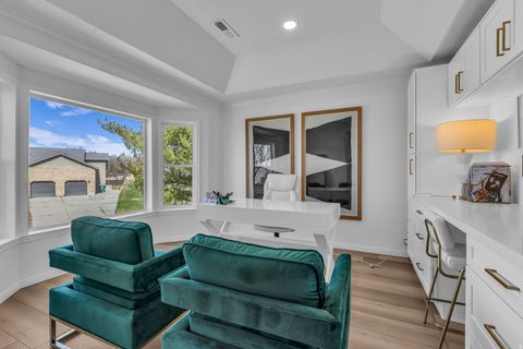 Tiny photo for 882 E WINDSOR LN N, Kaysville, UT 84037 (MLS # 2142833)