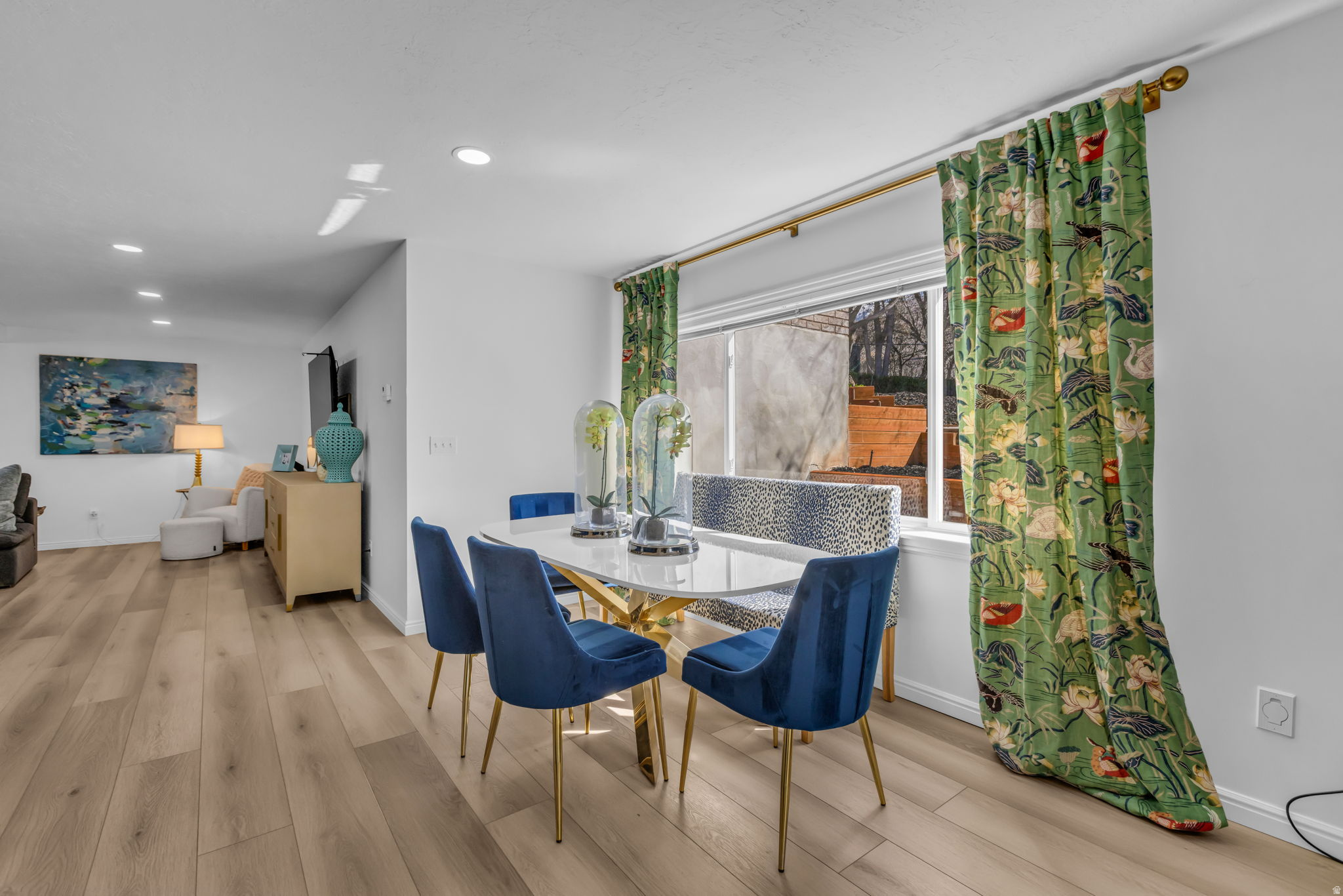 THORN-FIELD - Residential