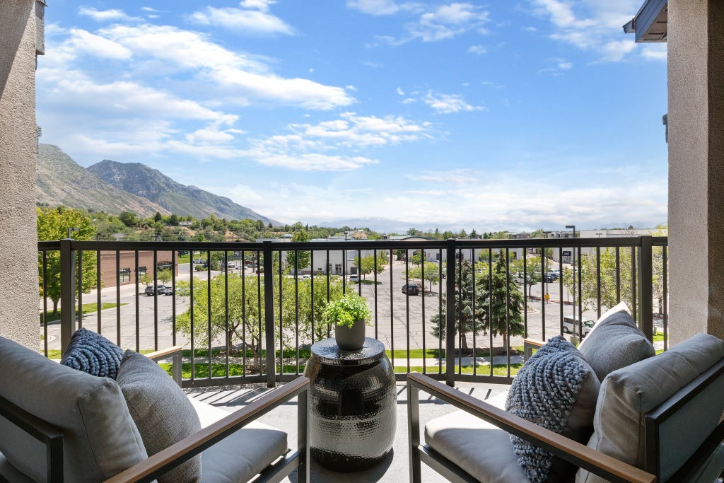 Photo of 5005 N EDGEWOOD DR W #301, Provo, UT 84604 (MLS # 2162422)
