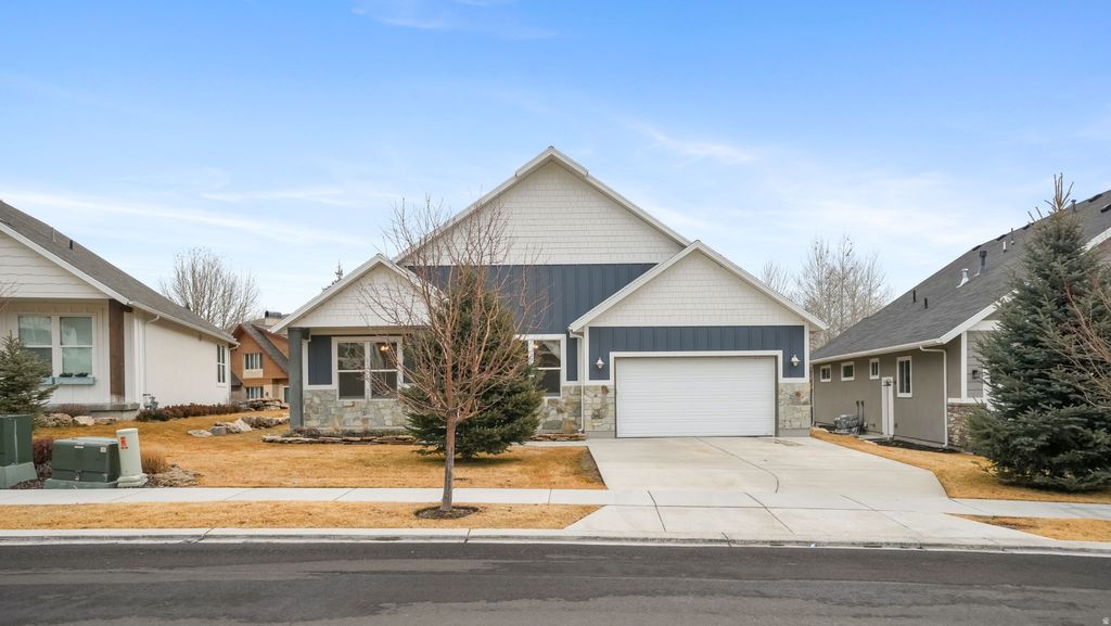 Photo of 1238 N CANYON VIEW RD #17, Midway, UT 84049 (MLS # 2137529)