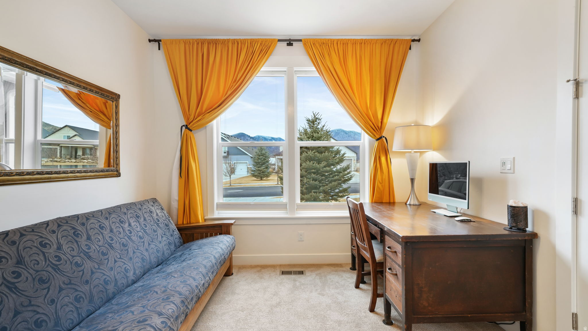 SCOTCH FIELDS - Residential