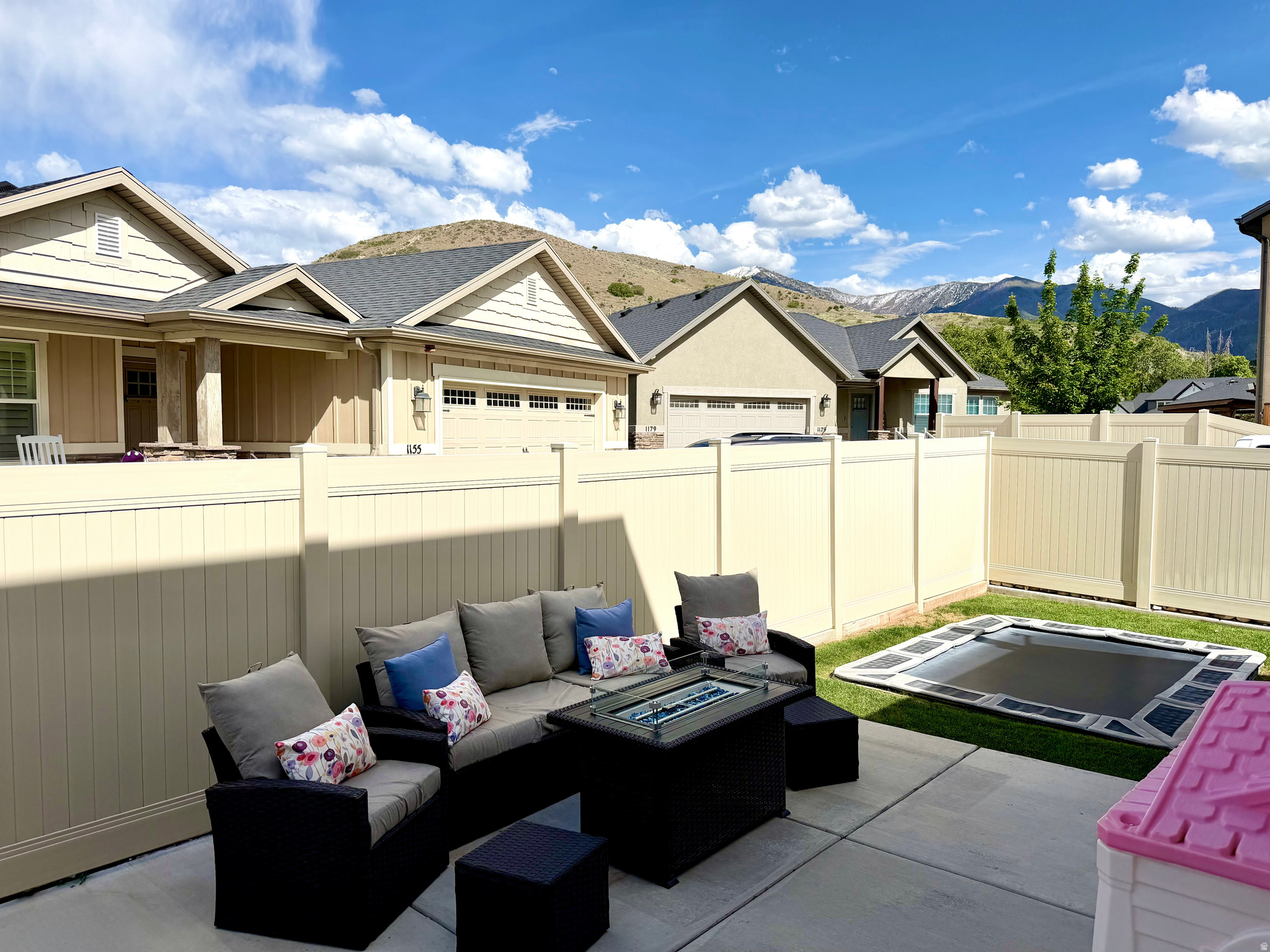 HIDDEN GROVE - Residential