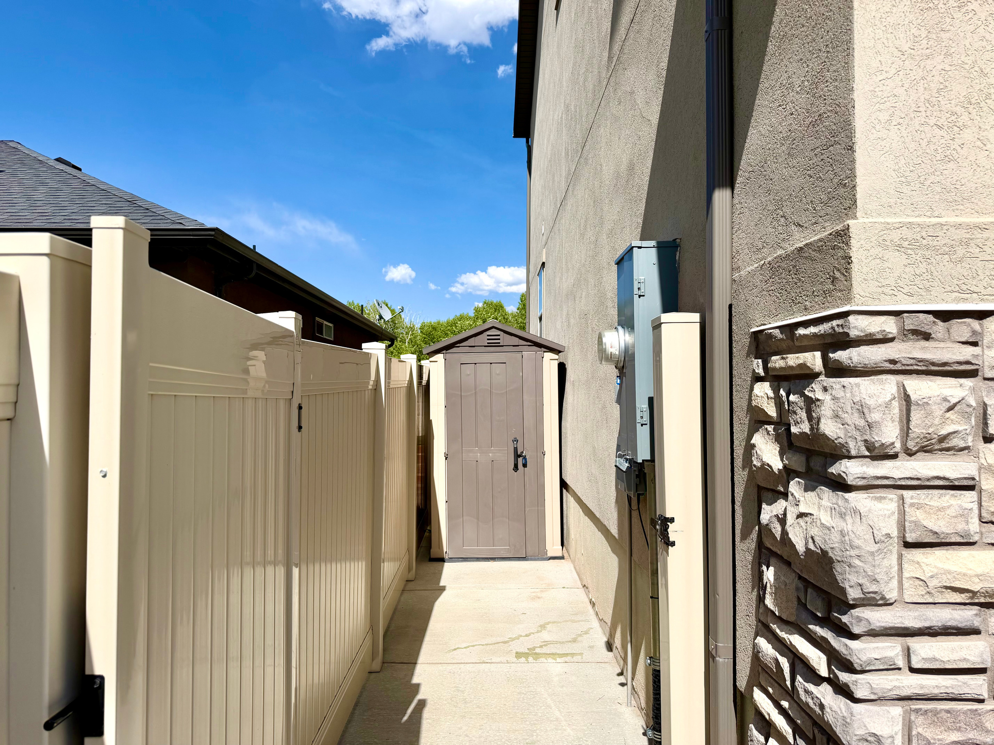 HIDDEN GROVE - Residential