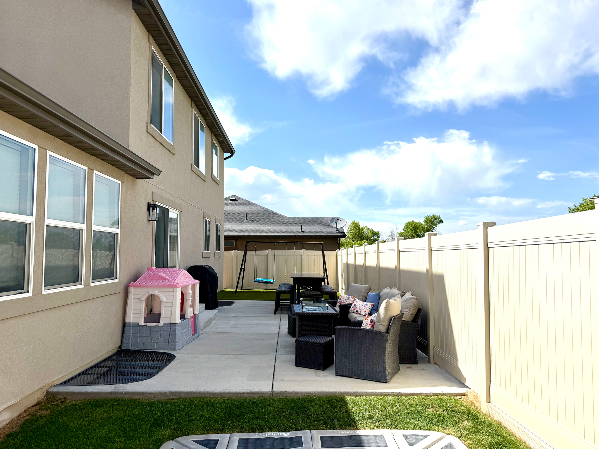 HIDDEN GROVE - Residential