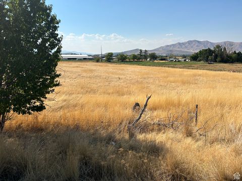 Photo of 4300 S HIGHWAY 198, Santaquin, UT 84655 (MLS # 2108577)