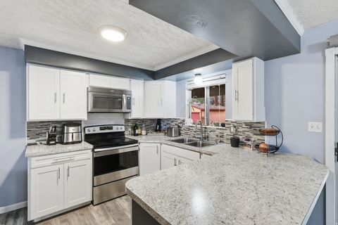 Tiny photo for 994 MOUNTAIN ROAD Rd, Ogden, UT 84404 (MLS # 2137471)