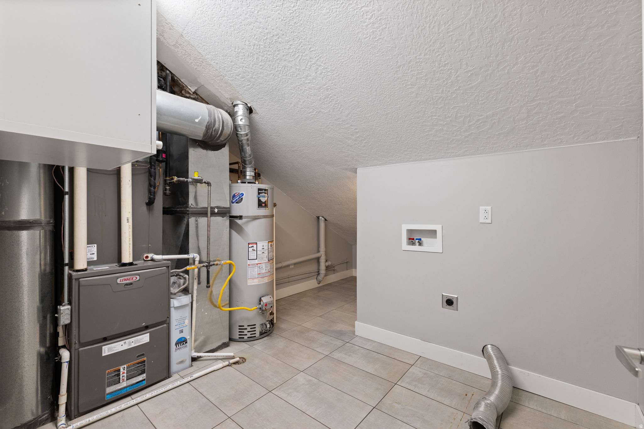 COUNTRY CLASSIC ESTATES - Residential