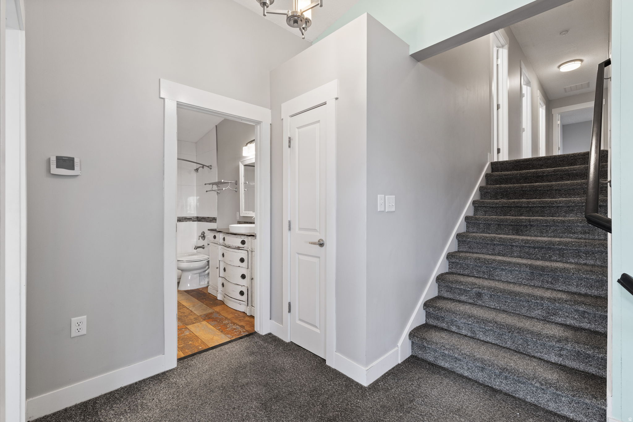 COUNTRY CLASSIC ESTATES - Residential