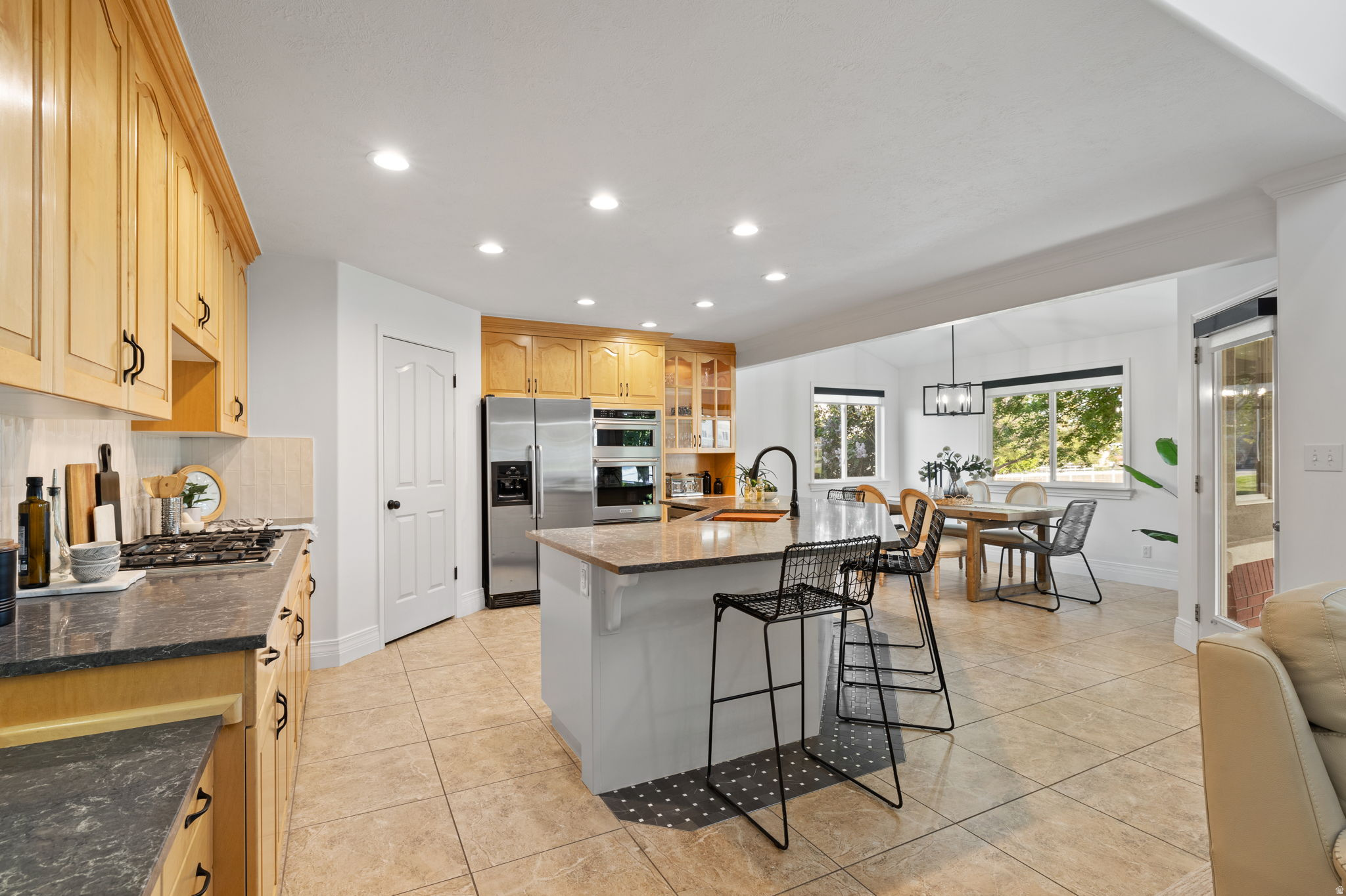 COUNTRY CLASSIC ESTATES - Residential