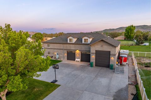 Tiny photo for 2859 W COUNTRY CLASSIC DR, Bluffdale, UT 84065 (MLS # 2141365)