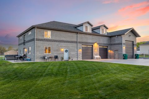 Tiny photo for 2859 W COUNTRY CLASSIC DR, Bluffdale, UT 84065 (MLS # 2141365)