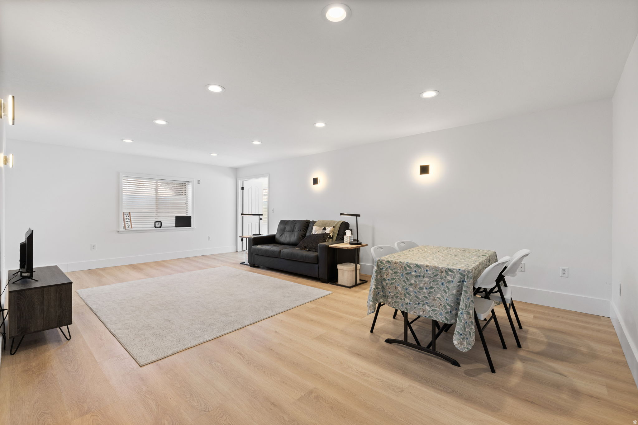 COUNTRY CLASSIC ESTATES - Residential