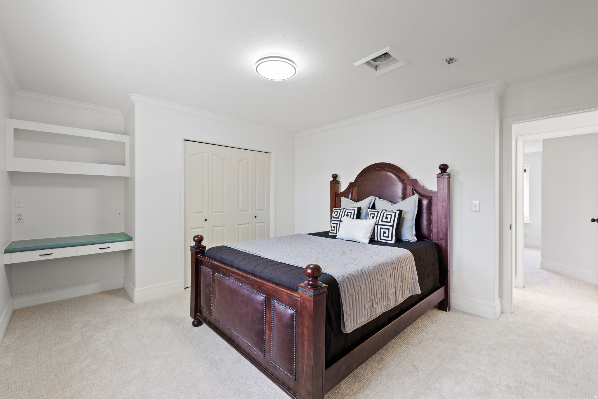 COUNTRY CLASSIC ESTATES - Residential