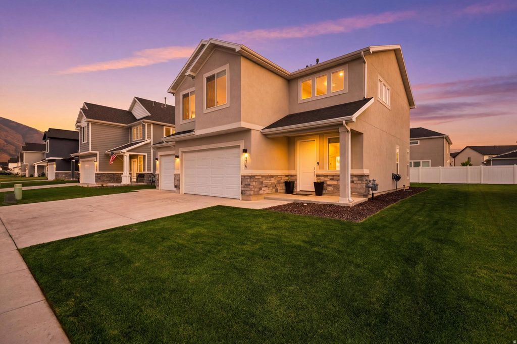 Photo of 347 W ROPELATO DR, Nibley, UT 84321 (MLS # 2173727)