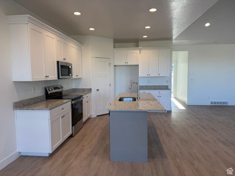 Tiny photo for 498 S 300 E, Santaquin, UT 84655 (MLS # 2077845)
