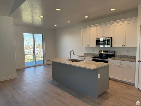 Tiny photo for 498 S 300 E, Santaquin, UT 84655 (MLS # 2077845)