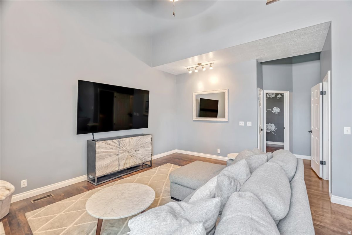 PRESCOTT ESTATES - Residential