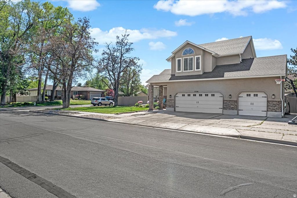 Photo of 11134 S PRESCOTT DR, Sandy, UT 84093 (MLS # 2155149)