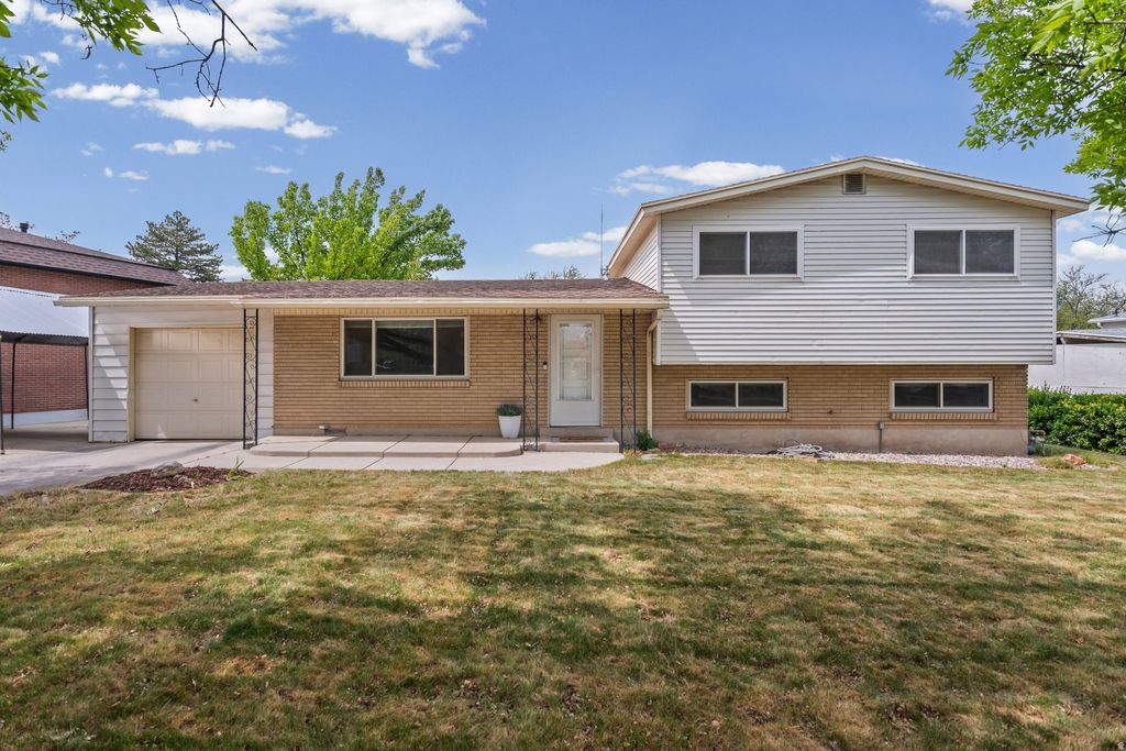 Photo of 3846 W MEADOW GATE DR, West Valley City, UT 84120 (MLS # 2152439)