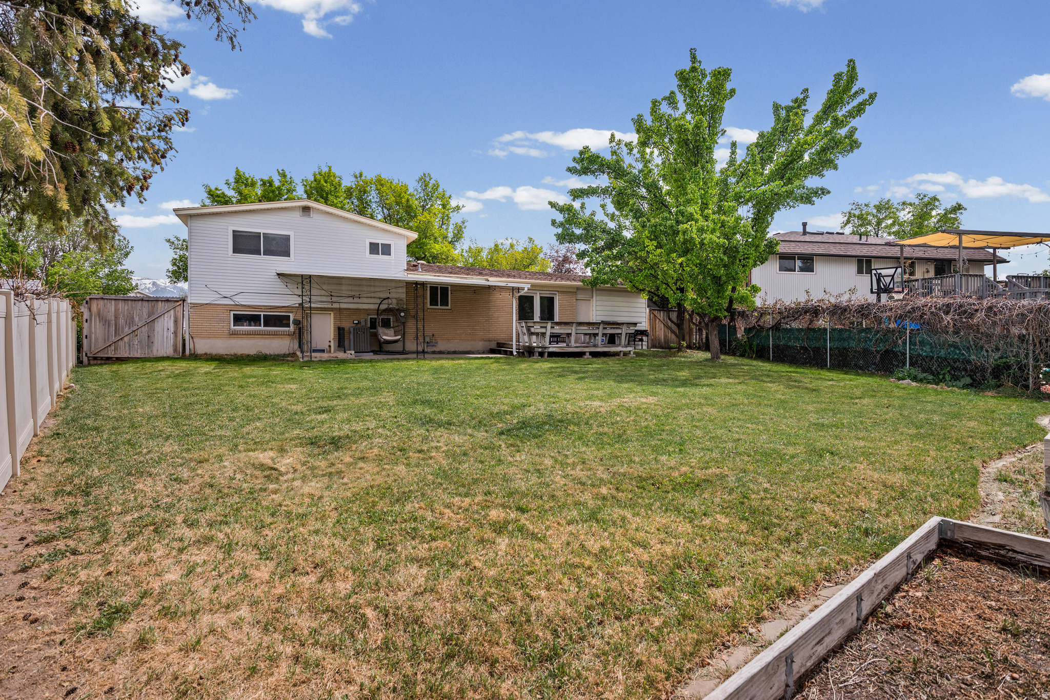 MEADOWGATE S - Residential