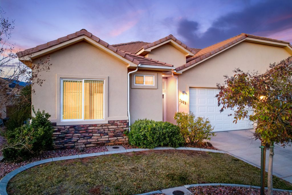 Photo of 2568 W 260 N, Hurricane, UT 84737 (MLS # 2140852)