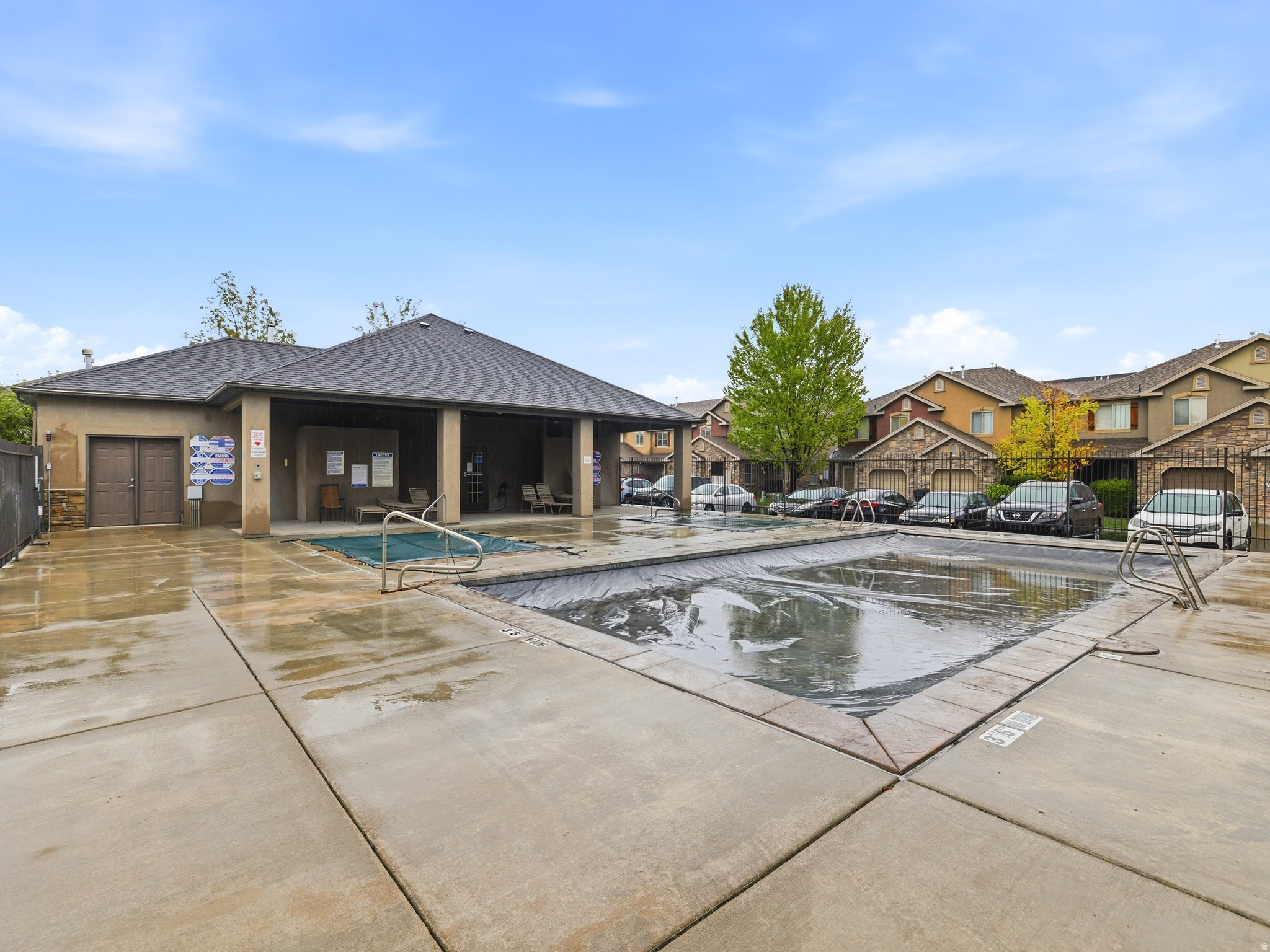 GATEWAY VILLAGE - Residential