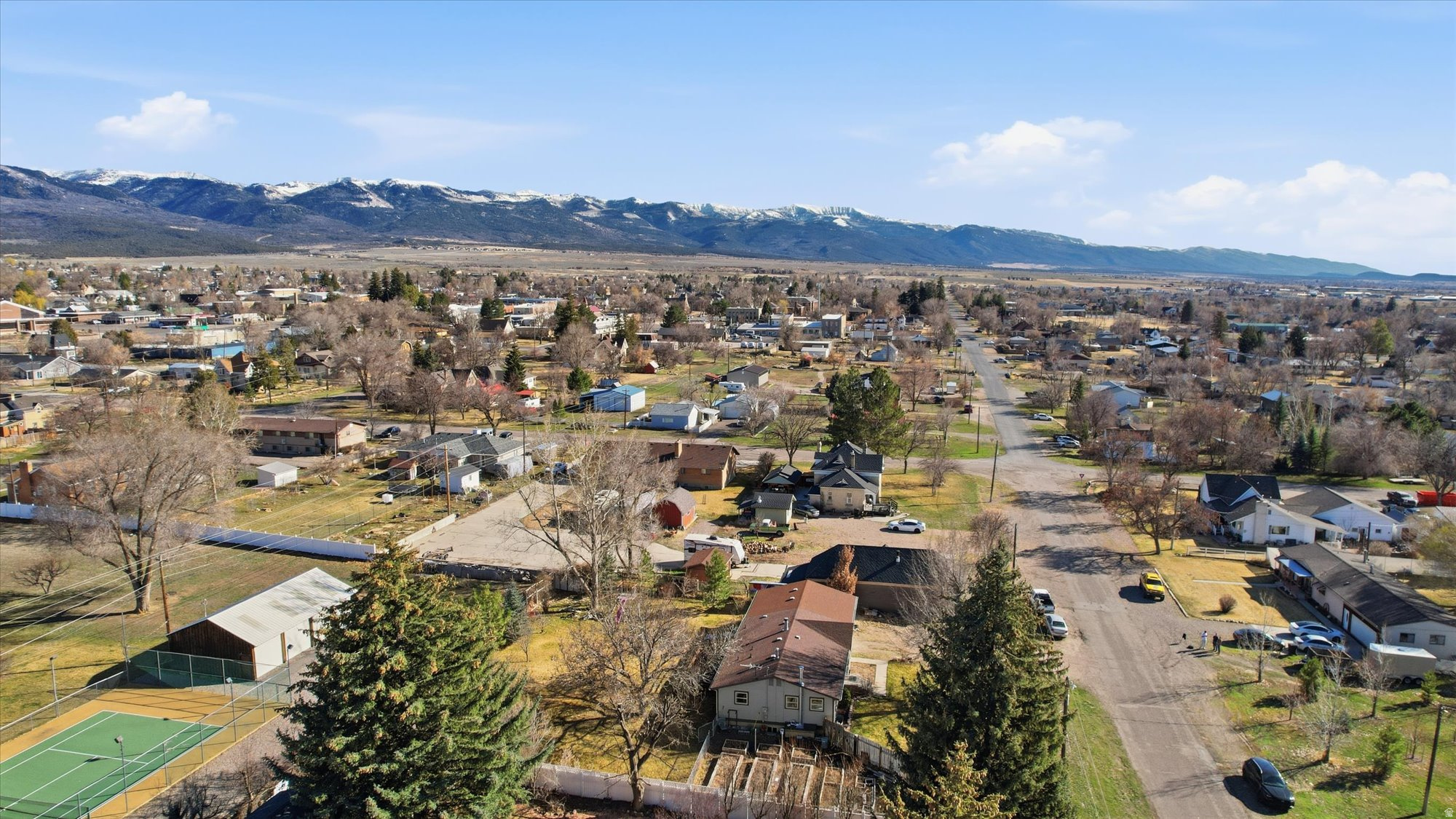 COUNTRY ROAD HAVEN - Residential