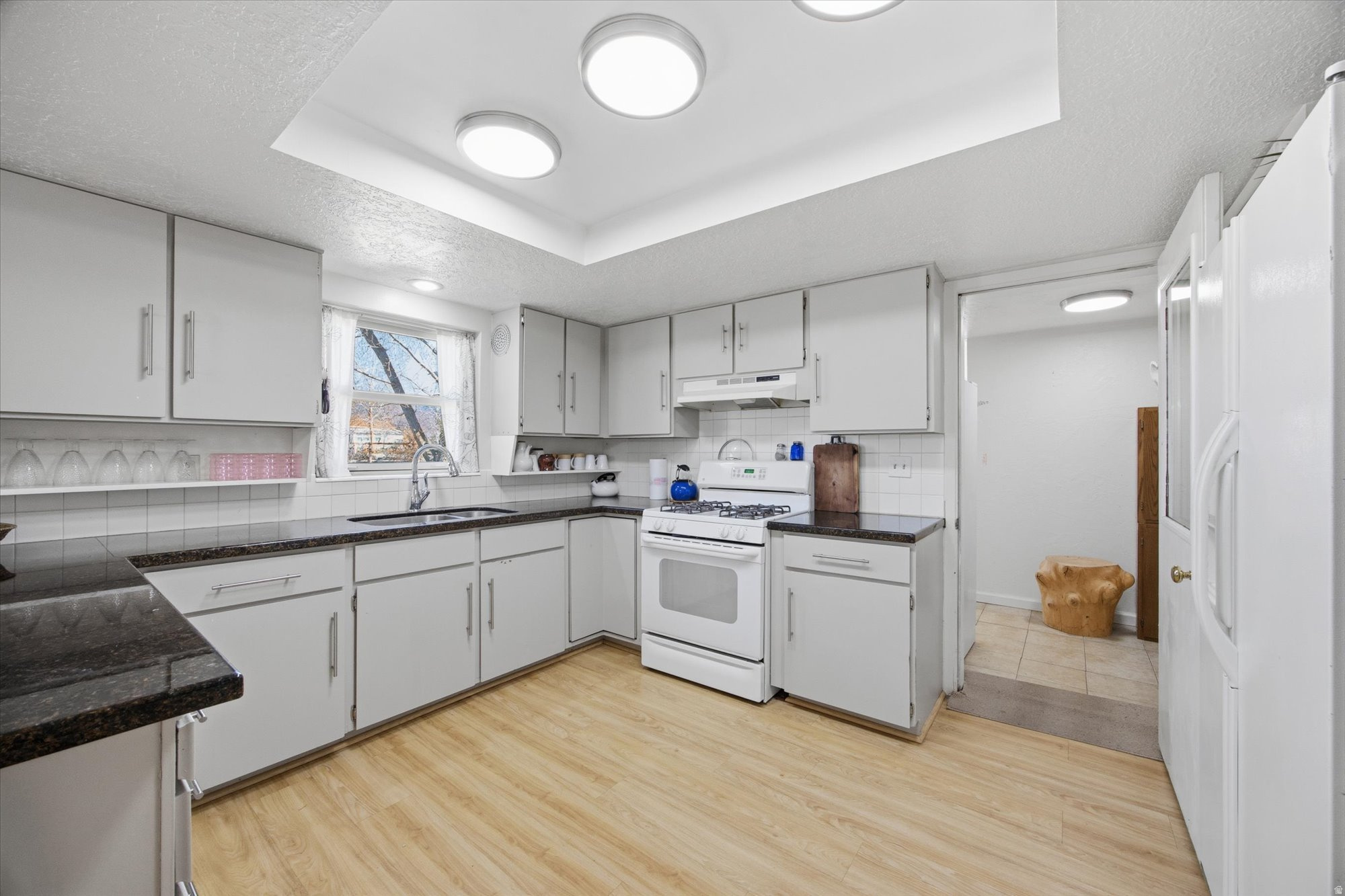 COUNTRY ROAD HAVEN - Residential