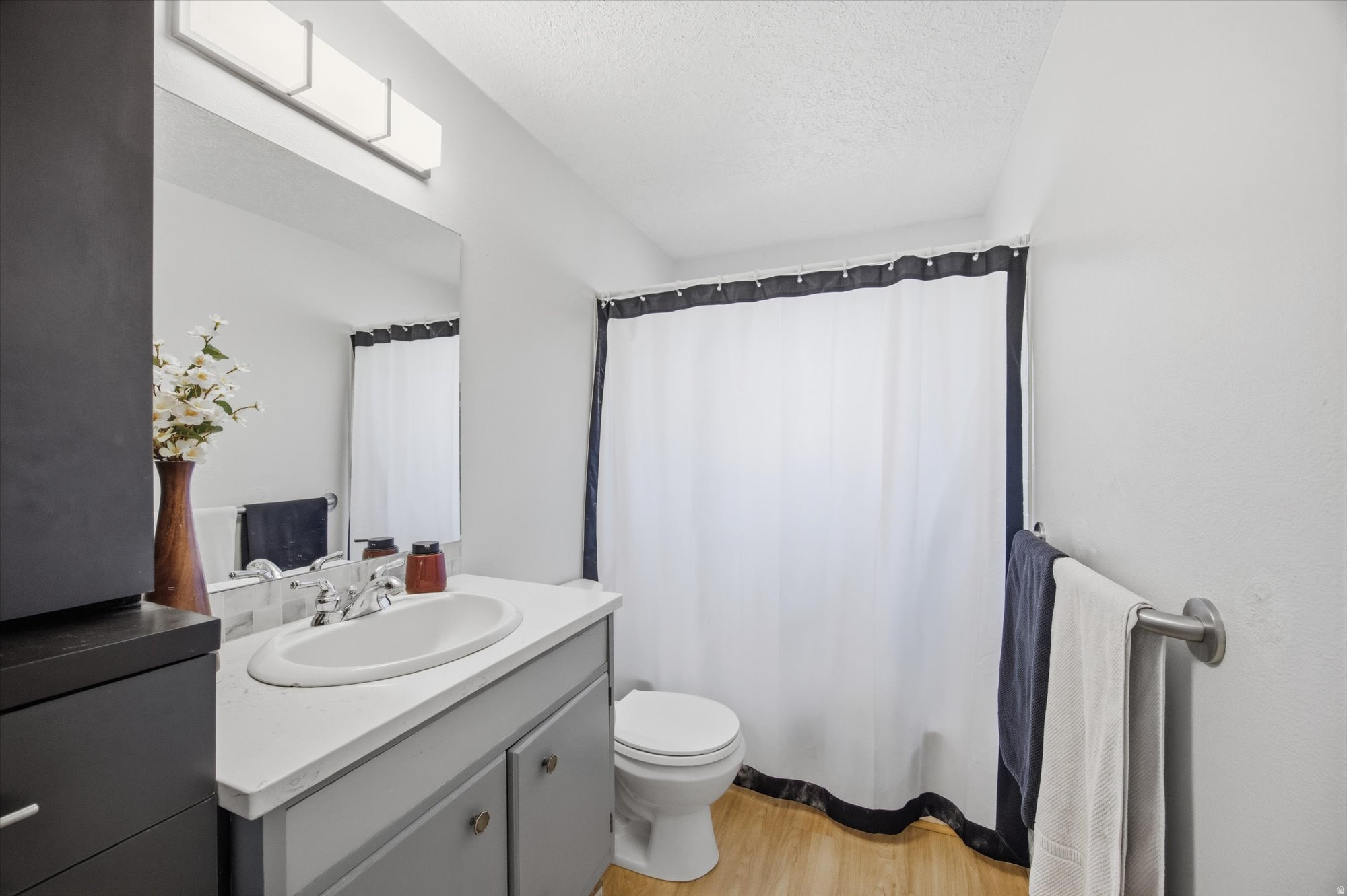 COUNTRY ROAD HAVEN - Residential