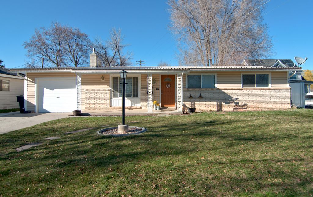 Photo of 211 E 1ST N, Preston, ID 83263 (MLS # 2145025)