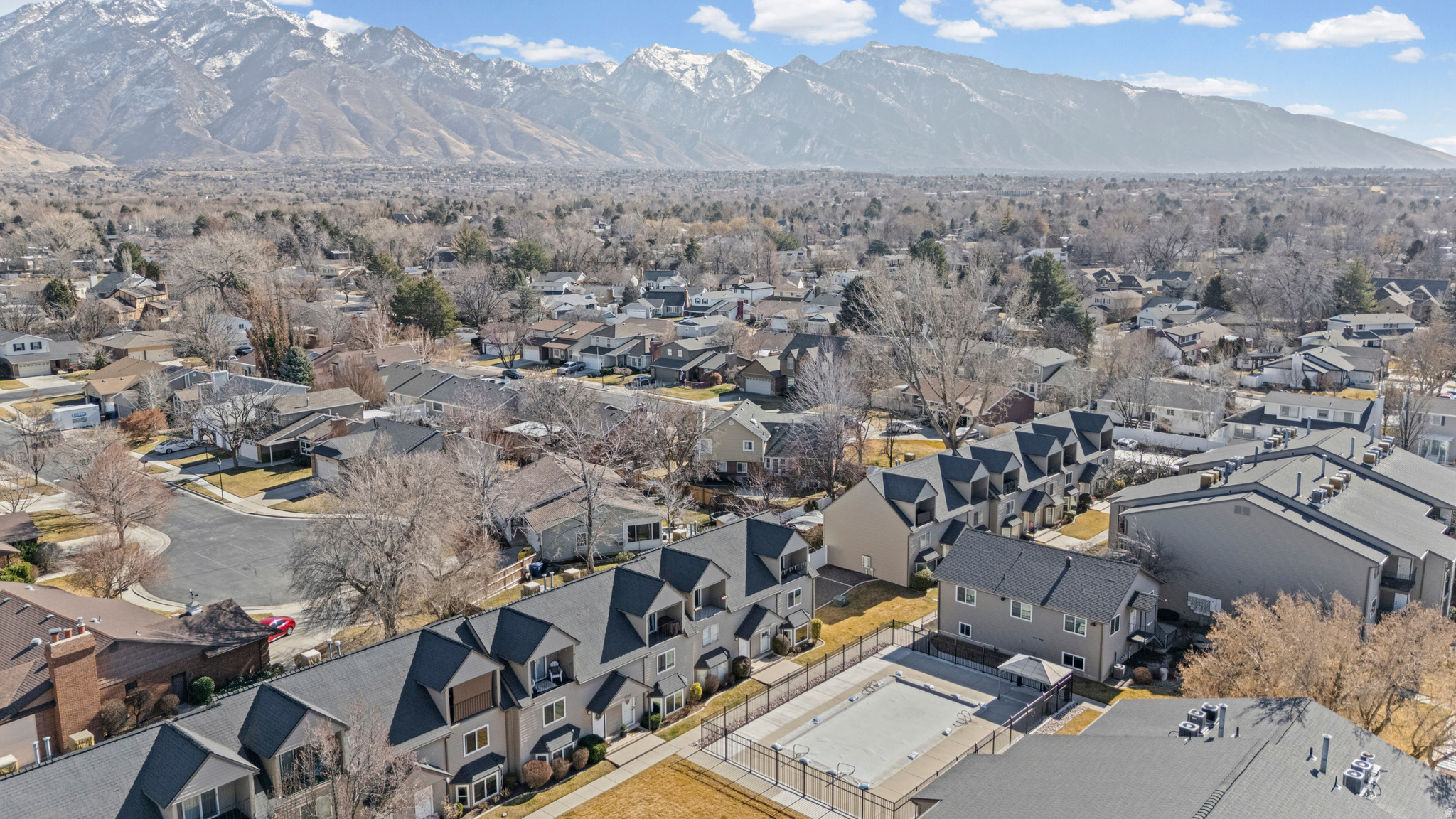 COTTONWOODS AT VINE - Residential