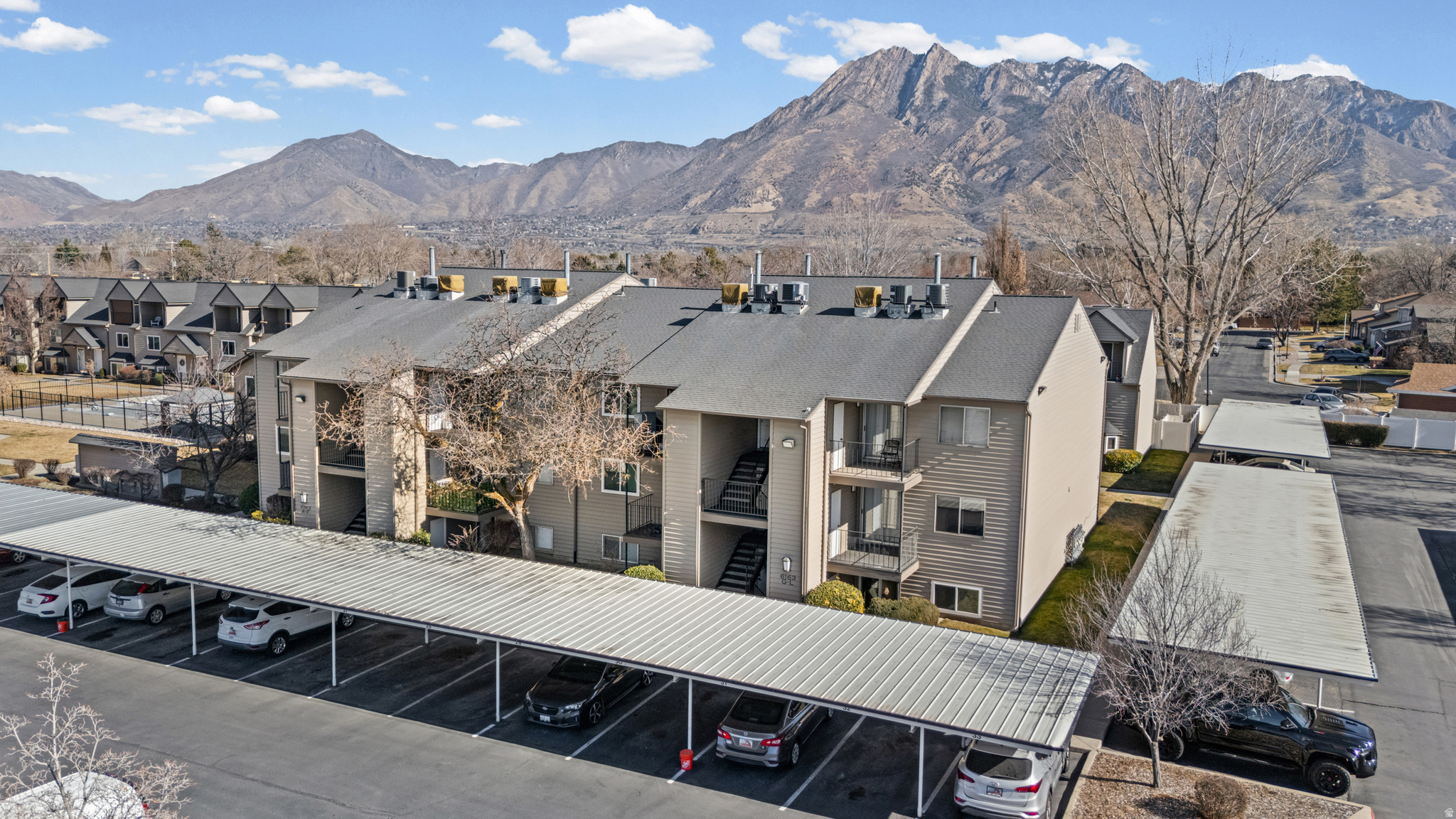 COTTONWOODS AT VINE - Residential