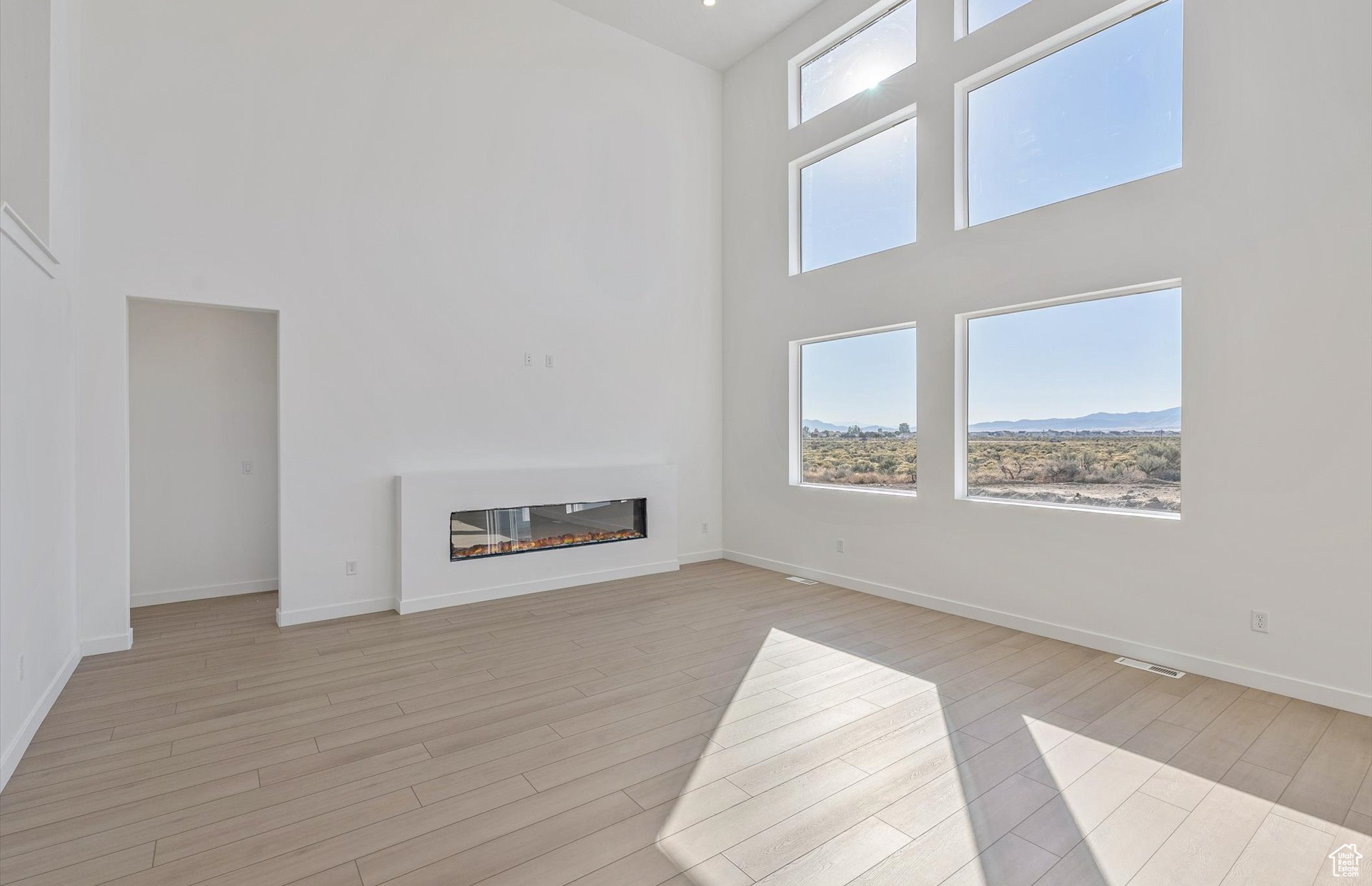 SUNSET FLATS - Residential