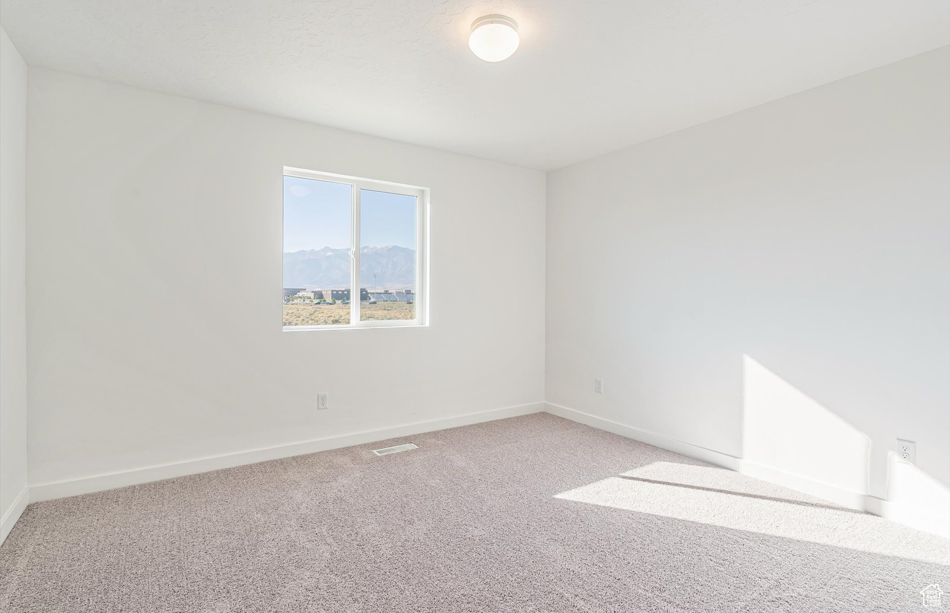 SUNSET FLATS - Residential