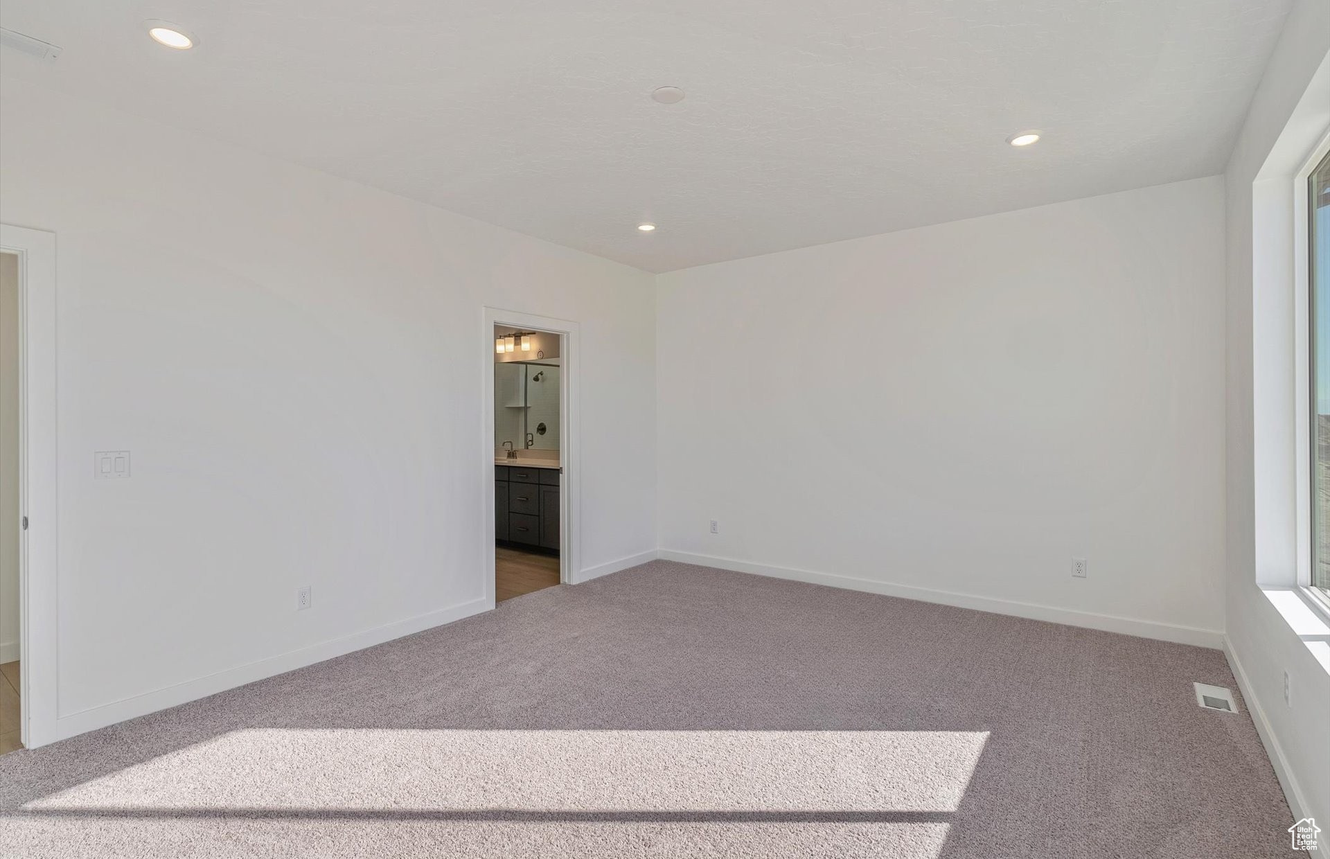 SUNSET FLATS - Residential