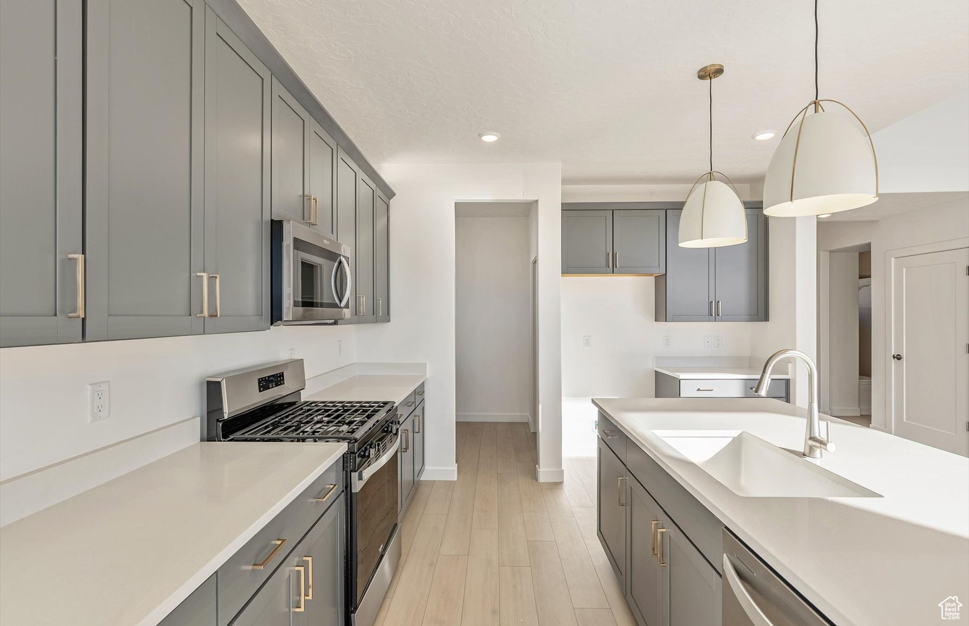 SUNSET FLATS - Residential