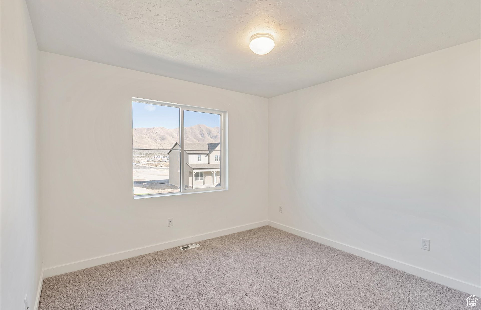 SUNSET FLATS - Residential