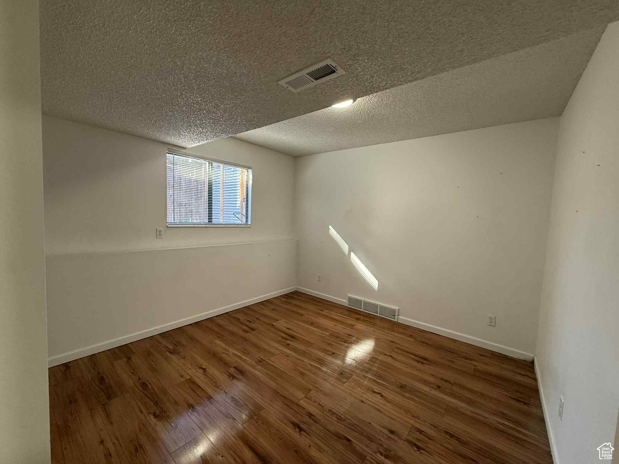 COTTONWOOD VILLAGE - Residential Income