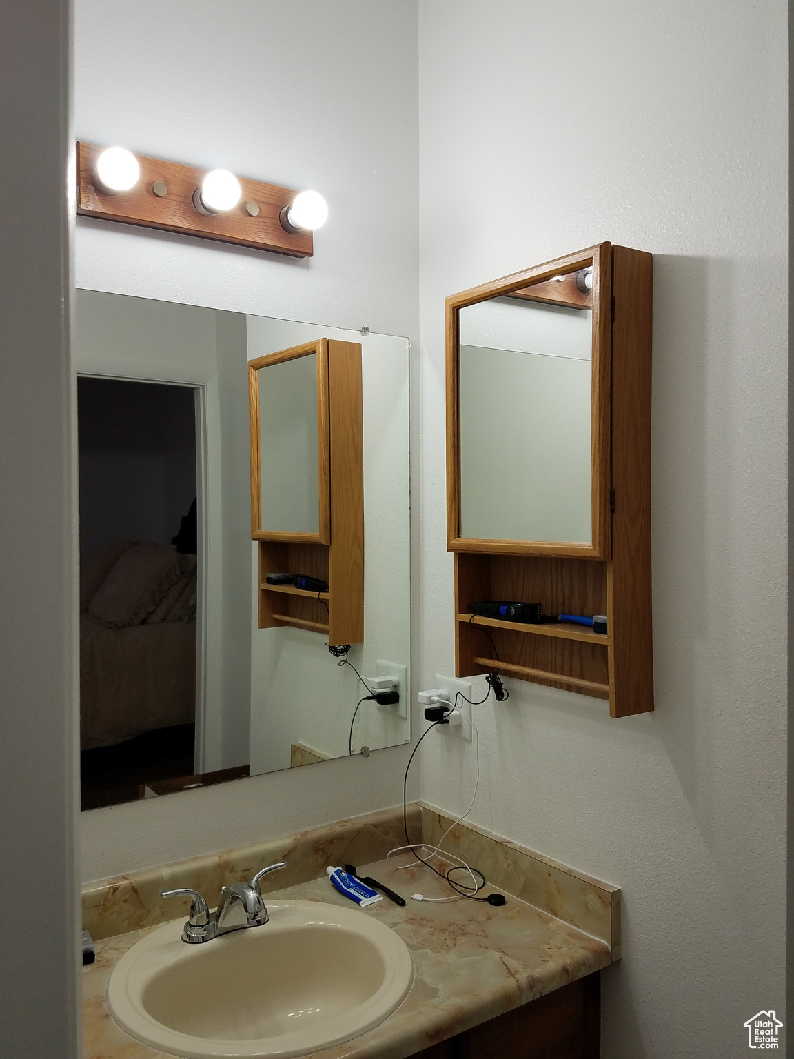 COTTONWOOD VILLAGE - Residential Income