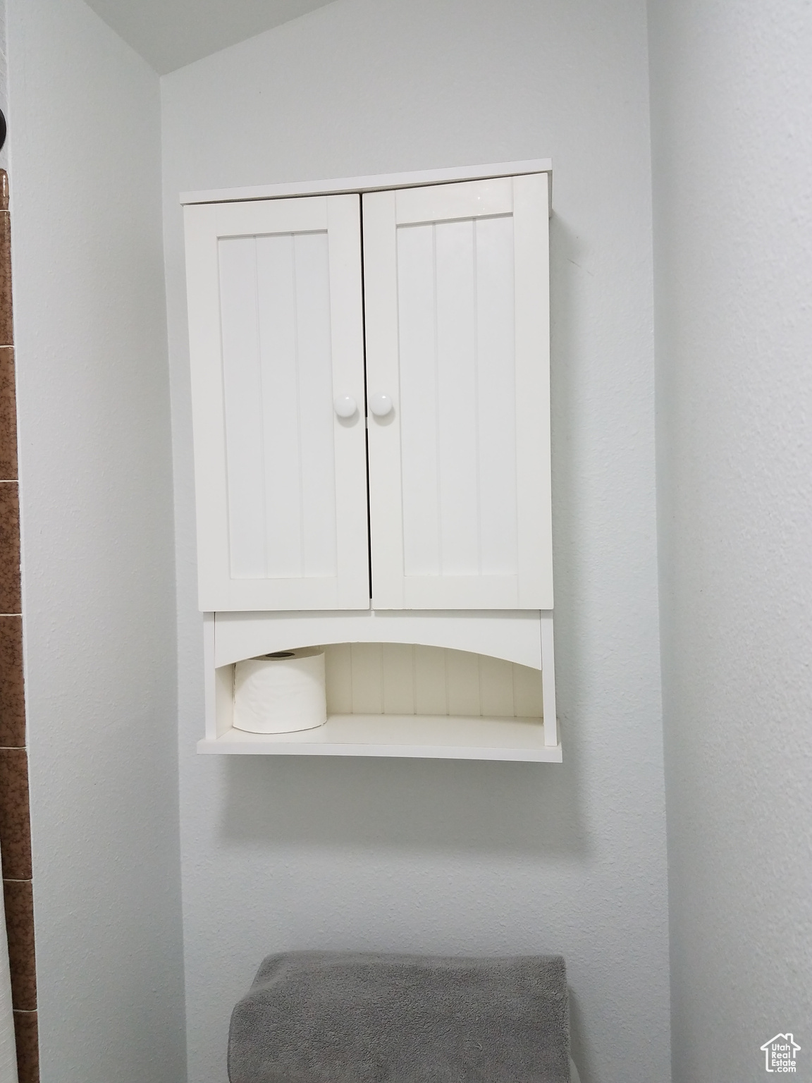 COTTONWOOD VILLAGE - Residential Income