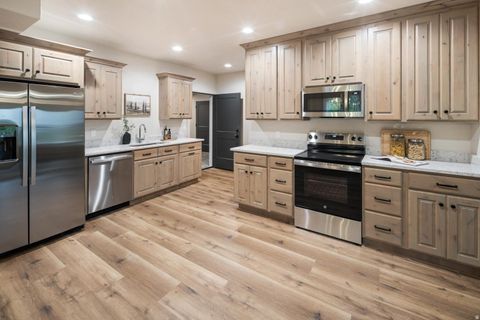 Tiny photo for 509 W 350 S, Mapleton, UT 84664 (MLS # 2141189)