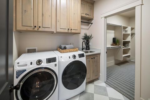 Tiny photo for 509 W 350 S, Mapleton, UT 84664 (MLS # 2141189)