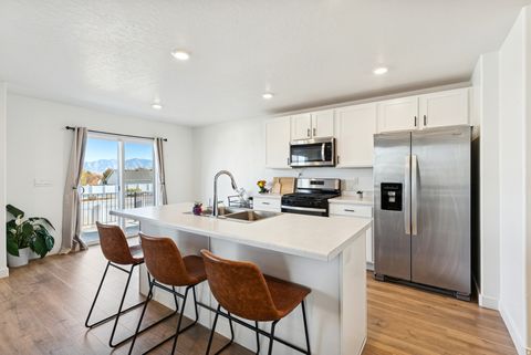 Homes For Sale - 42 N Wayne Way<br/> Grantsville, UT 84029