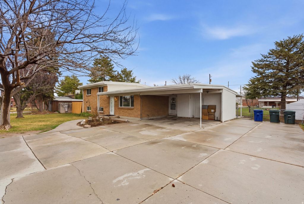 Photo of 3401 S LEE ANN ST W, West Valley City, UT 84119 (MLS # 2141016)