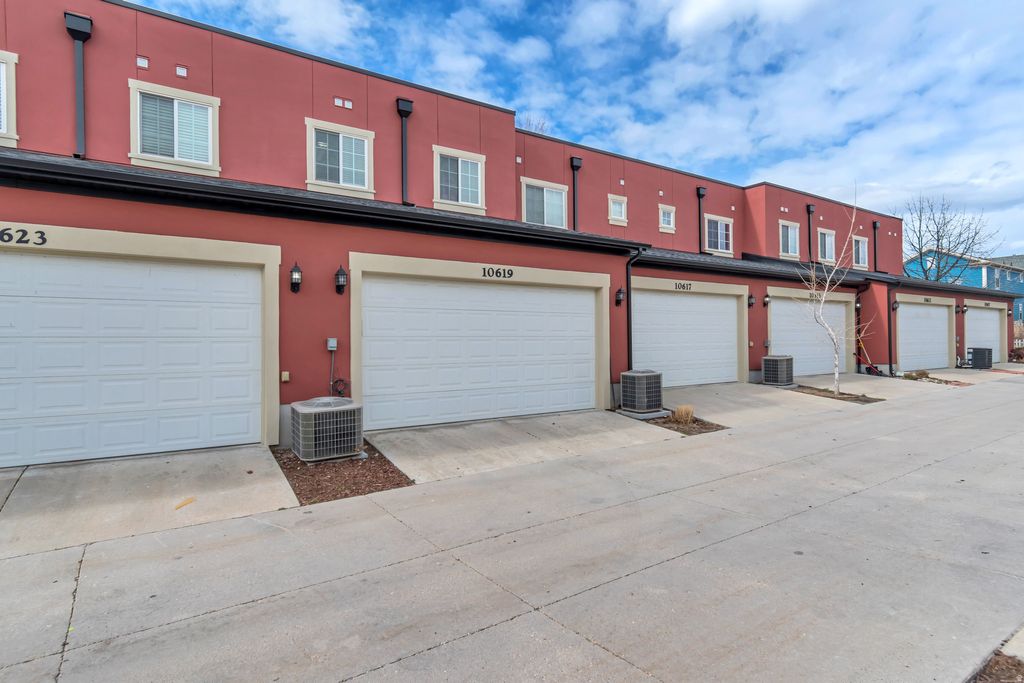 Photo of 10619 S OQUIRRH LAKE RD W, South Jordan, UT 84009 (MLS # 2142652)