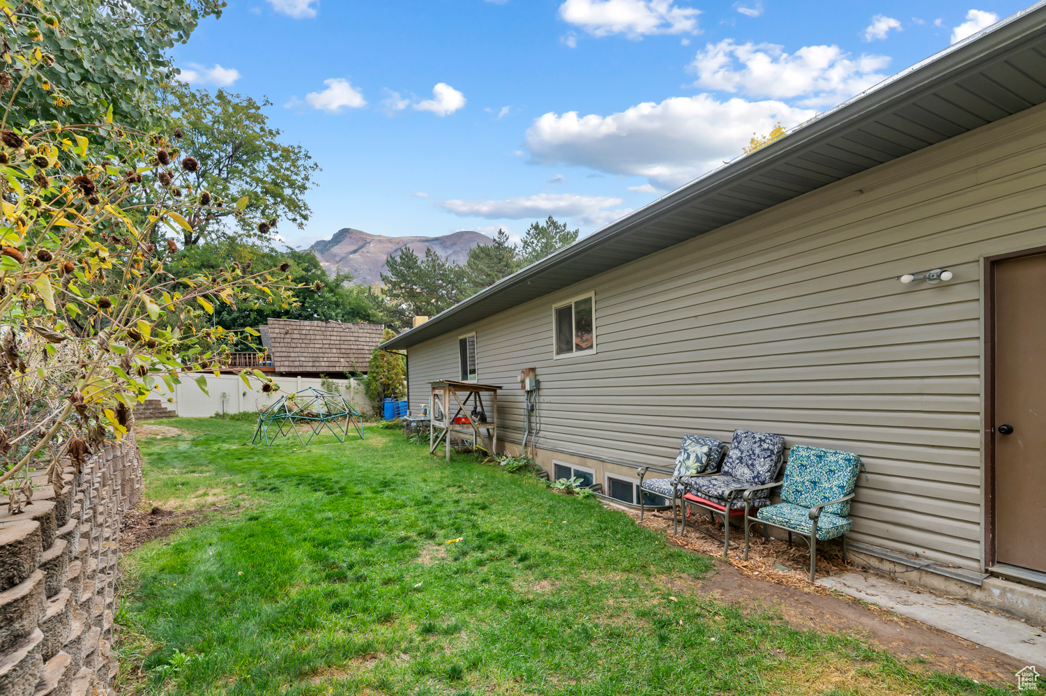 CEDAR HILLS - Residential