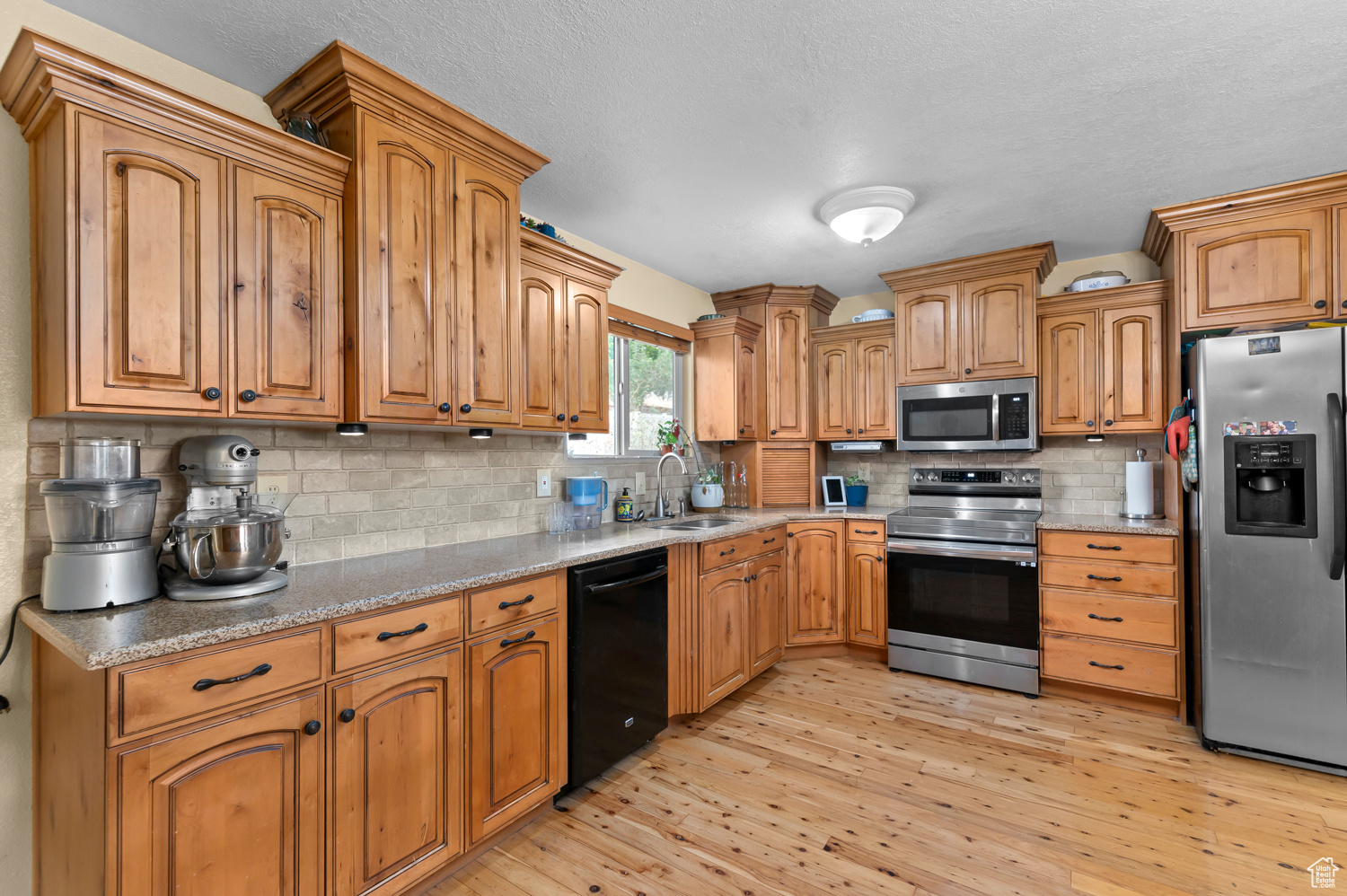 CEDAR HILLS - Residential